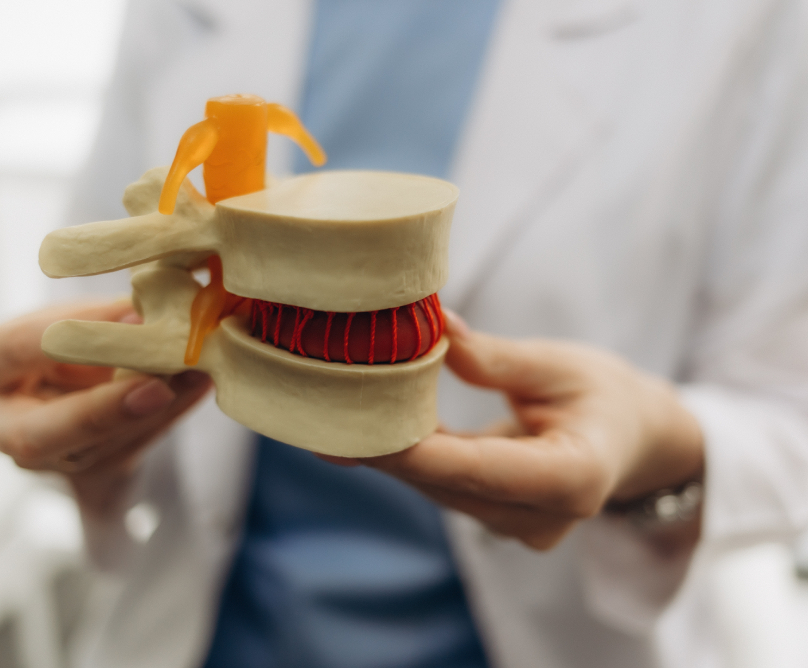 Κήλη μεσοσπονδυλίου δίσκου: τα πλεονεκτήματα της ενδοσκοπικής δισκεκτομής