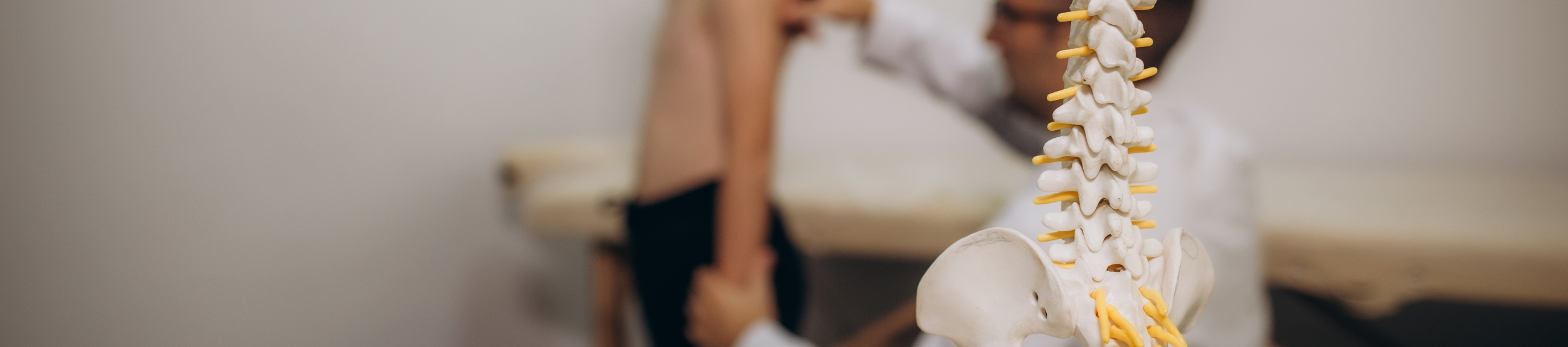 Διαδερμική αντιμετώπιση σκολίωσης και κύφωσης